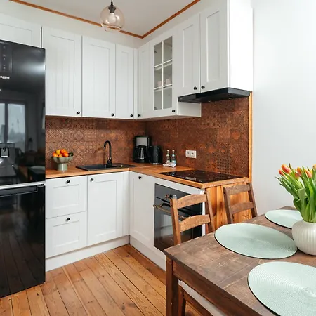 Miedziana - Z Balkonem, Miejscem Do Pracy, Wi-fi - - Fair Apartman *